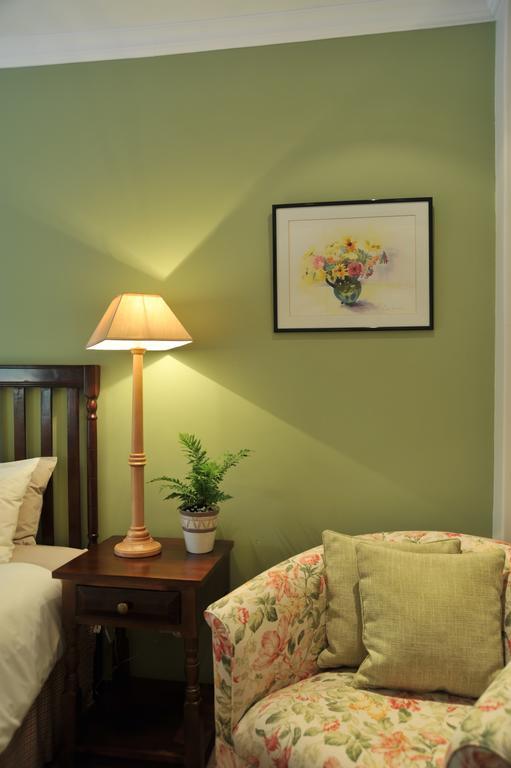 Claires Of Sandton Luxury Guest House Йоханнесбург Экстерьер фото