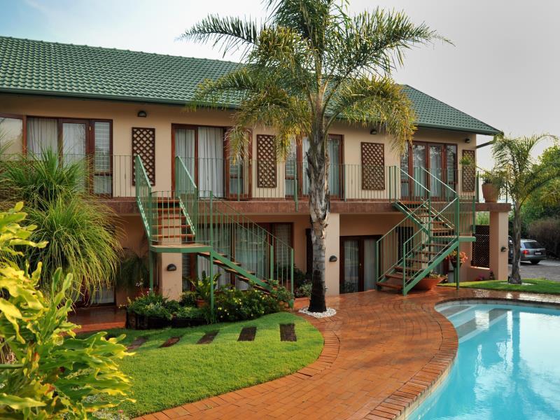 Claires Of Sandton Luxury Guest House Йоханнесбург Экстерьер фото
