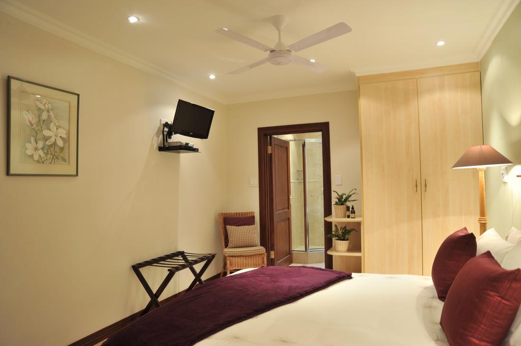 Claires Of Sandton Luxury Guest House Йоханнесбург Экстерьер фото