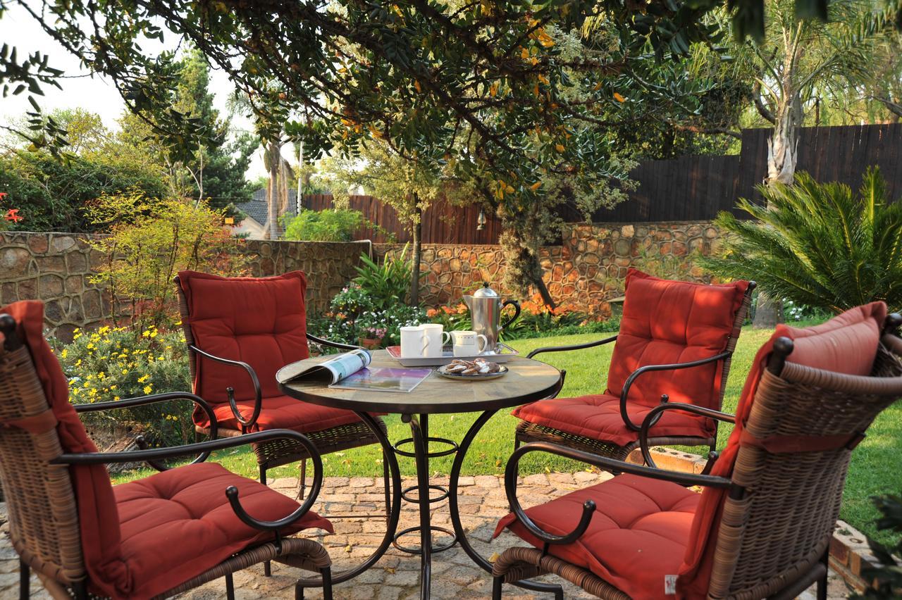 Claires Of Sandton Luxury Guest House Йоханнесбург Экстерьер фото