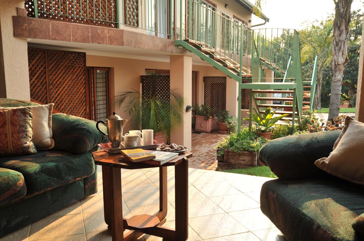 Claires Of Sandton Luxury Guest House Йоханнесбург Экстерьер фото