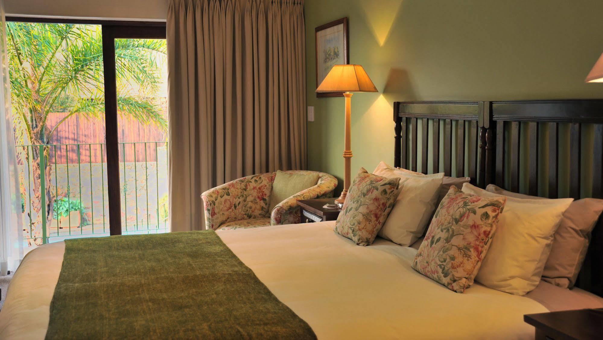 Claires Of Sandton Luxury Guest House Йоханнесбург Экстерьер фото