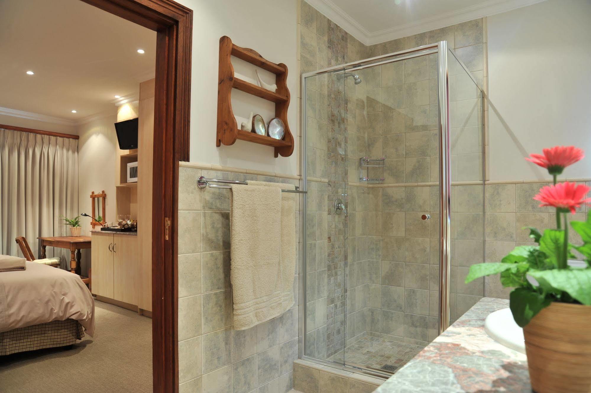 Claires Of Sandton Luxury Guest House Йоханнесбург Экстерьер фото