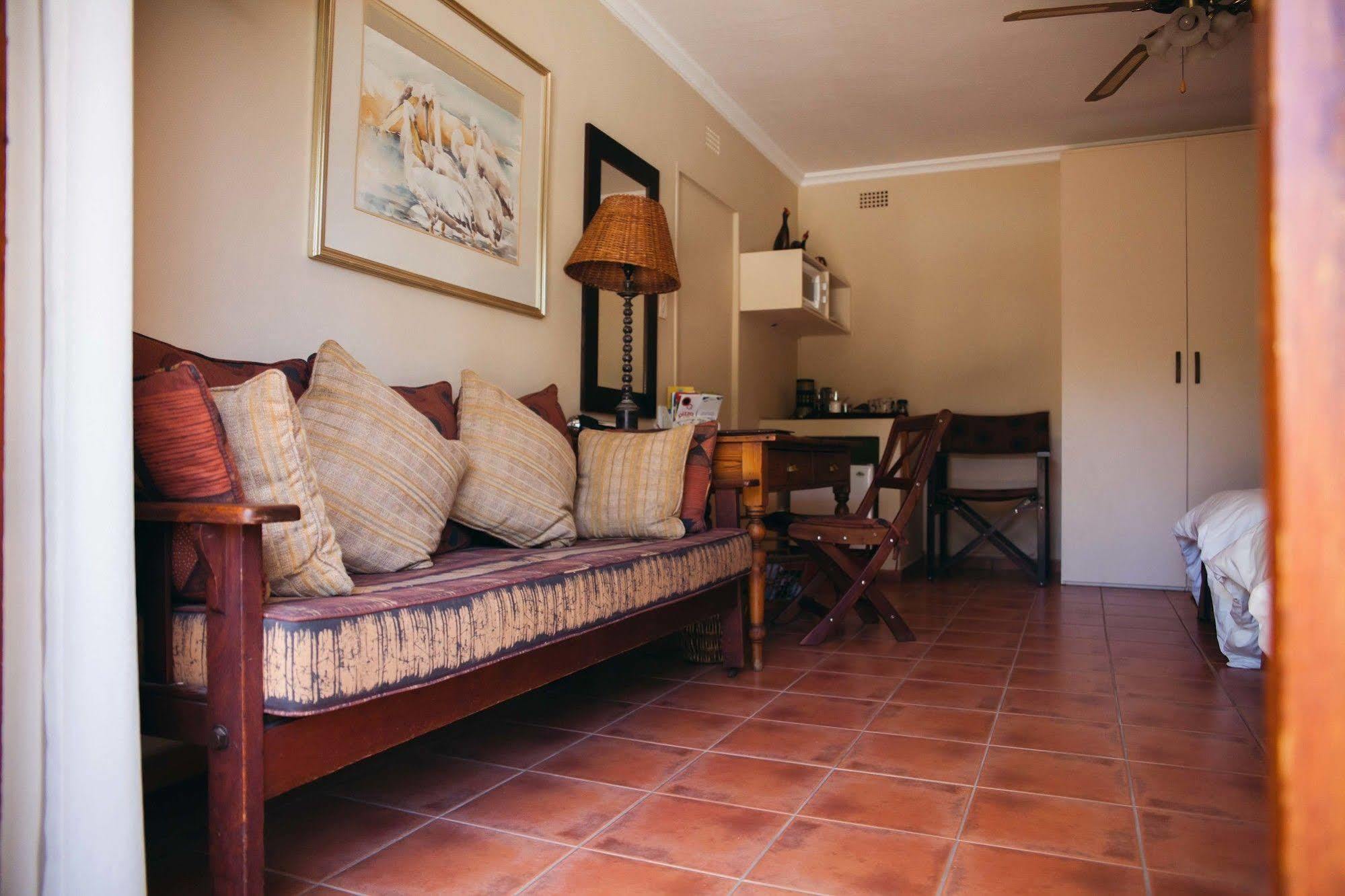 Claires Of Sandton Luxury Guest House Йоханнесбург Экстерьер фото