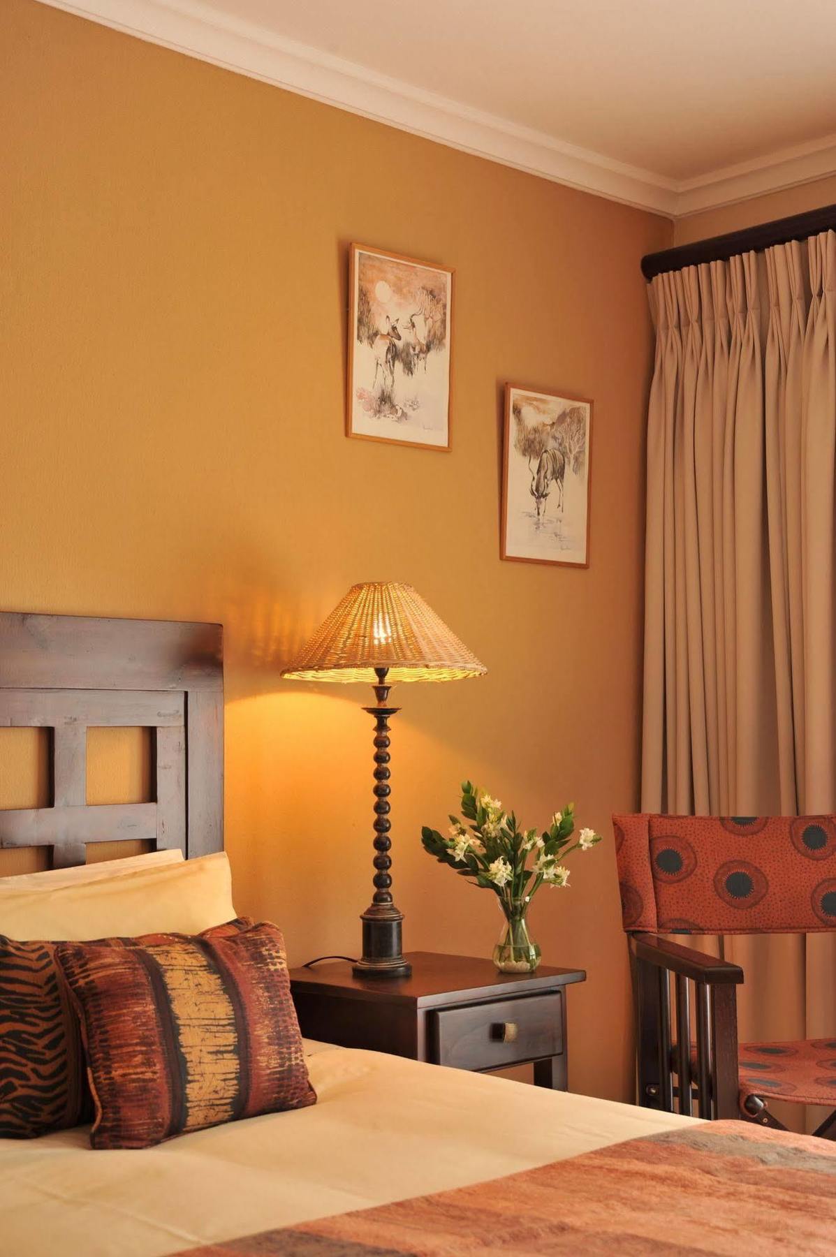 Claires Of Sandton Luxury Guest House Йоханнесбург Экстерьер фото