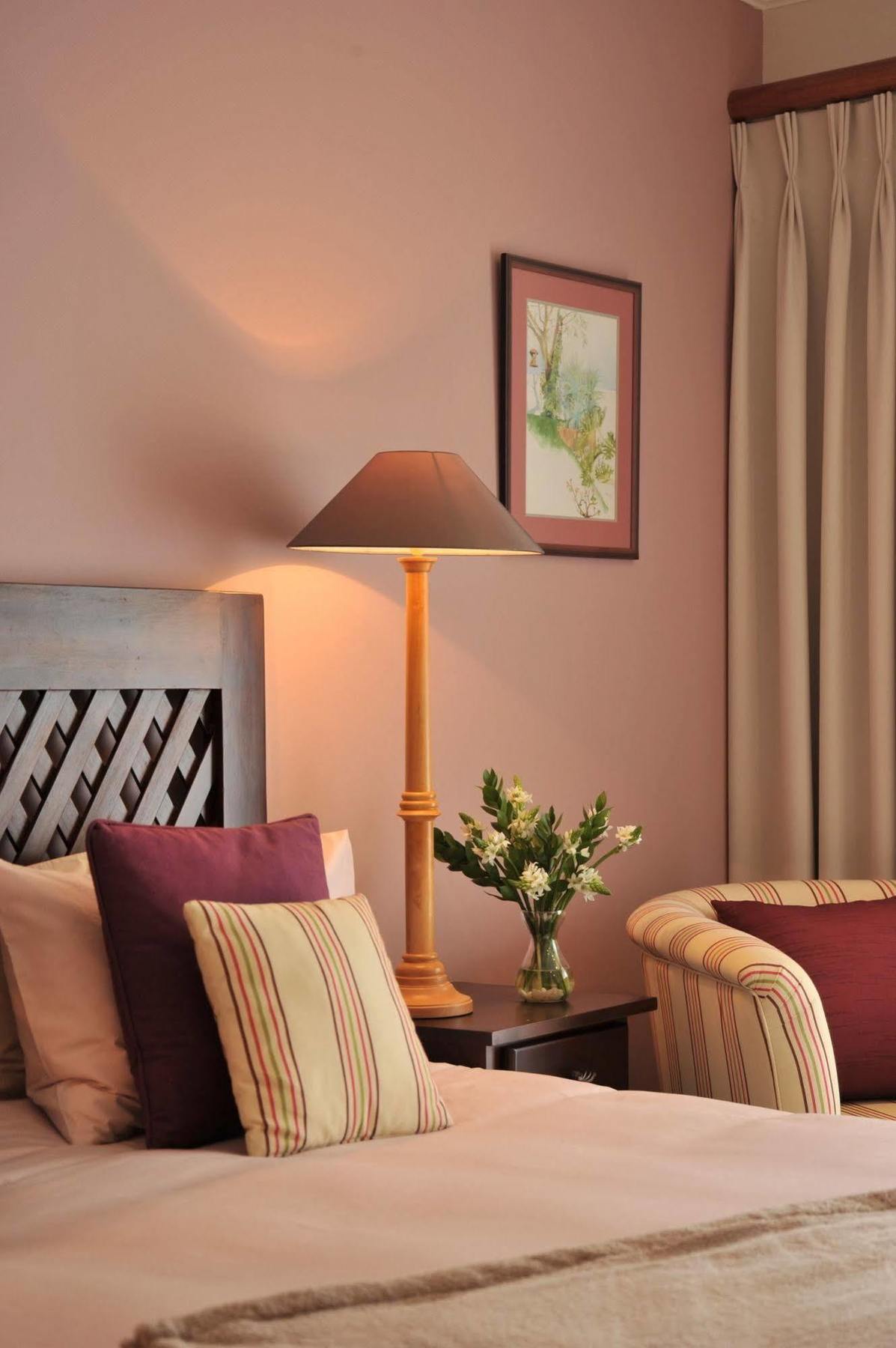 Claires Of Sandton Luxury Guest House Йоханнесбург Экстерьер фото